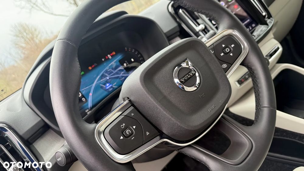 Volvo XC 40 B5 B AWD Momentum Pro - 26