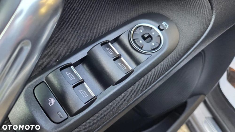 Ford S-Max 2.0 TDCi DPF Titanium MPS6 - 19