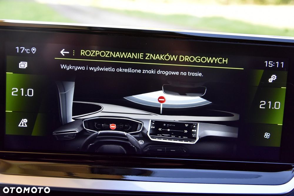 Peugeot 2008 PureTech 130 EAT8 GT - 33