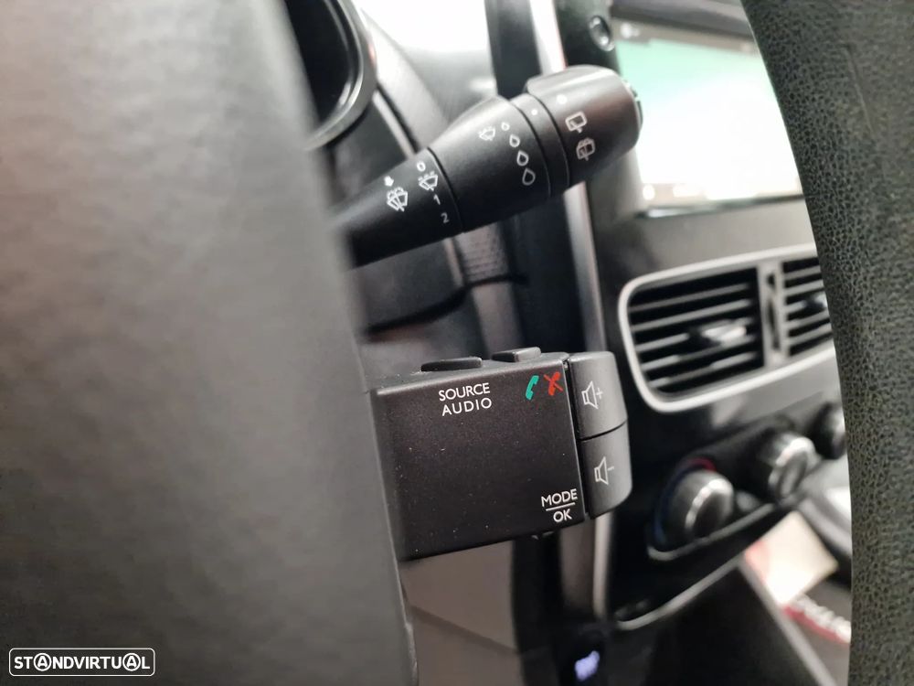 Renault CLIO SOCIETE 1.5 DCI 90CV GPS IVA DEDUTIVEL - 47