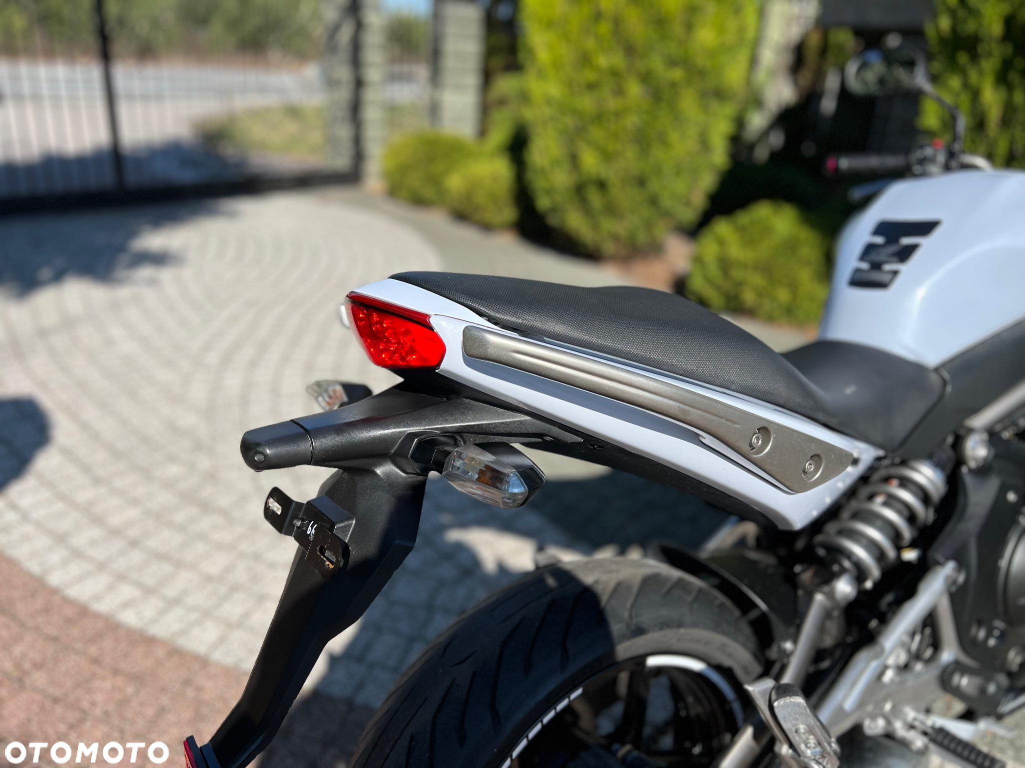 Kawasaki ER - 11