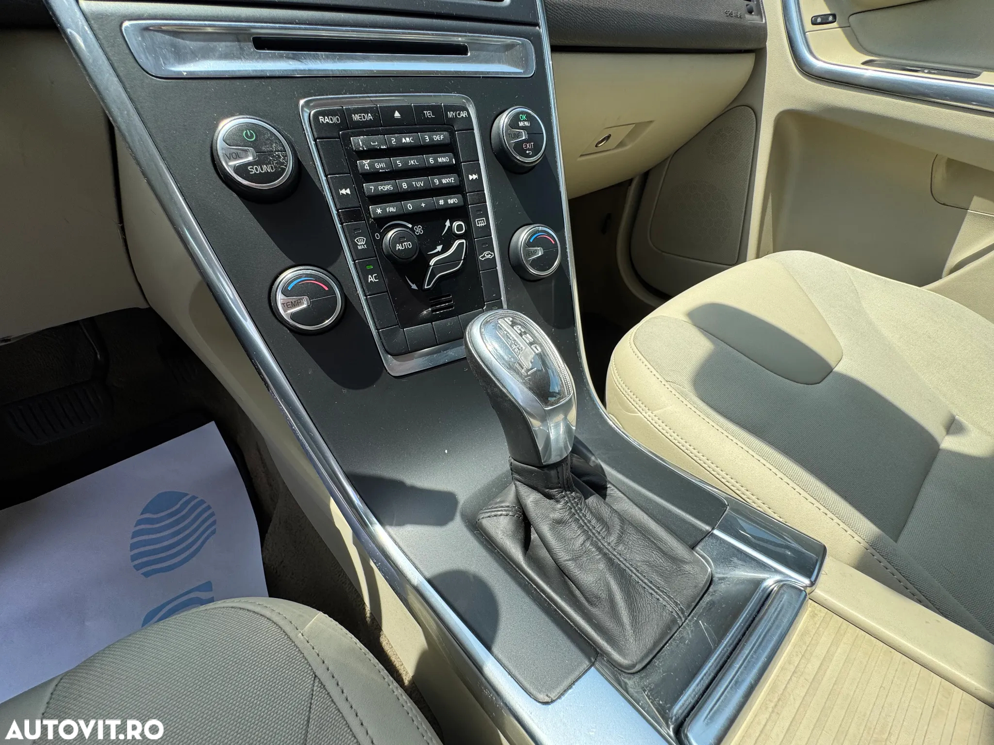 Volvo XC 60 D3 Geartronic Kinetic - 32