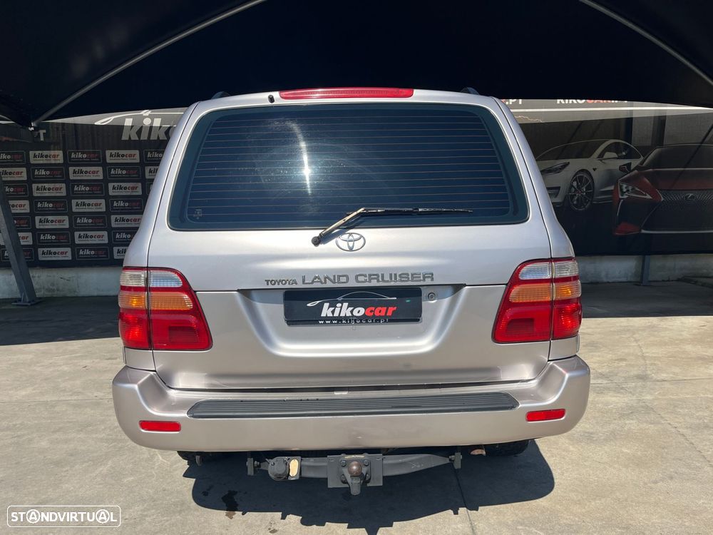 Toyota Land Cruiser - 6