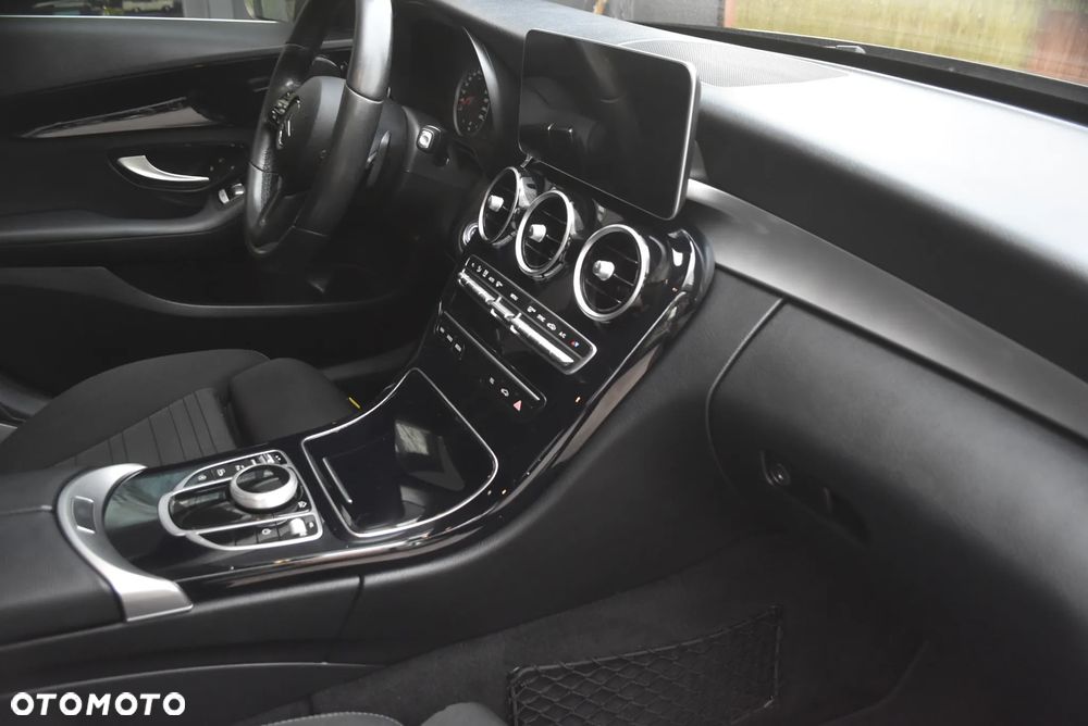 Mercedes-Benz Klasa C 180 Business Edition 9G-TRONIC - 13