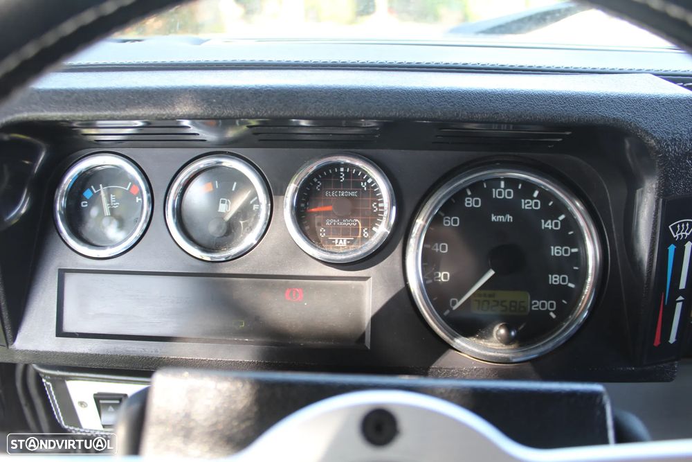Land Rover Defender 90 2.5 TD5 Metal Top - 21