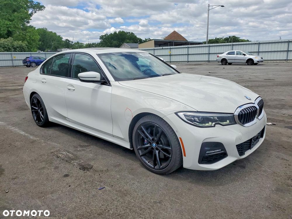 BMW Seria 3 330i xDrive M Sport - 1