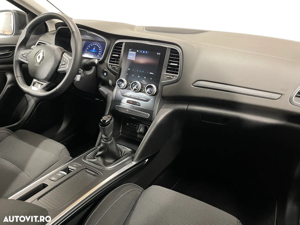 Renault Megane TCe 140 GPF Equilibre - 9