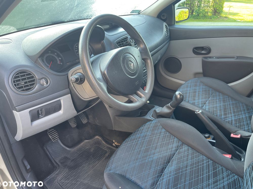 Renault Clio 1.2 16V Authentique - 10