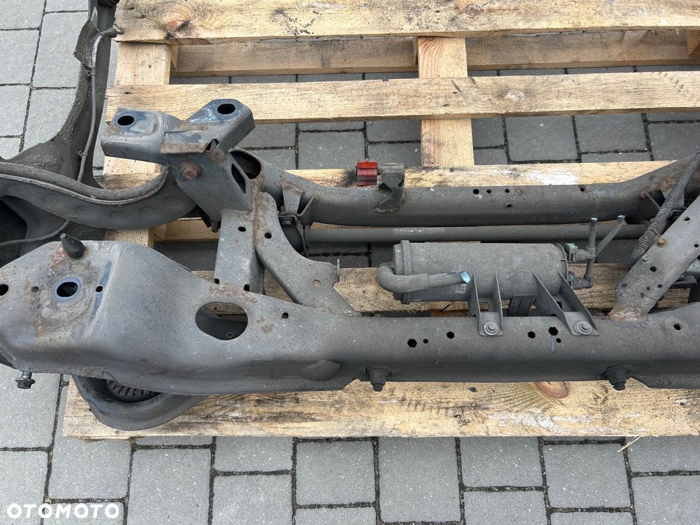 Volvo v40  II 2012- belka kompletna tył tylną tylnego zawieszenia sanki - 3