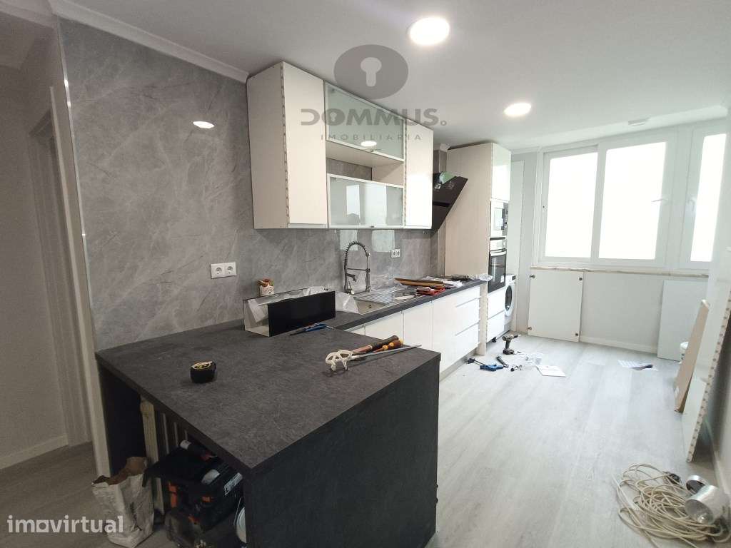 Apartamento T2 Totalmente Remodelado em Benfica - Grande imagem: 5/17