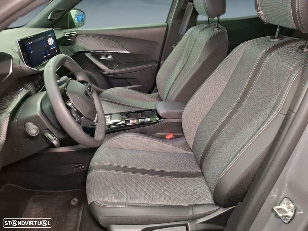 Peugeot e-2008 54 kWh Allure - 11