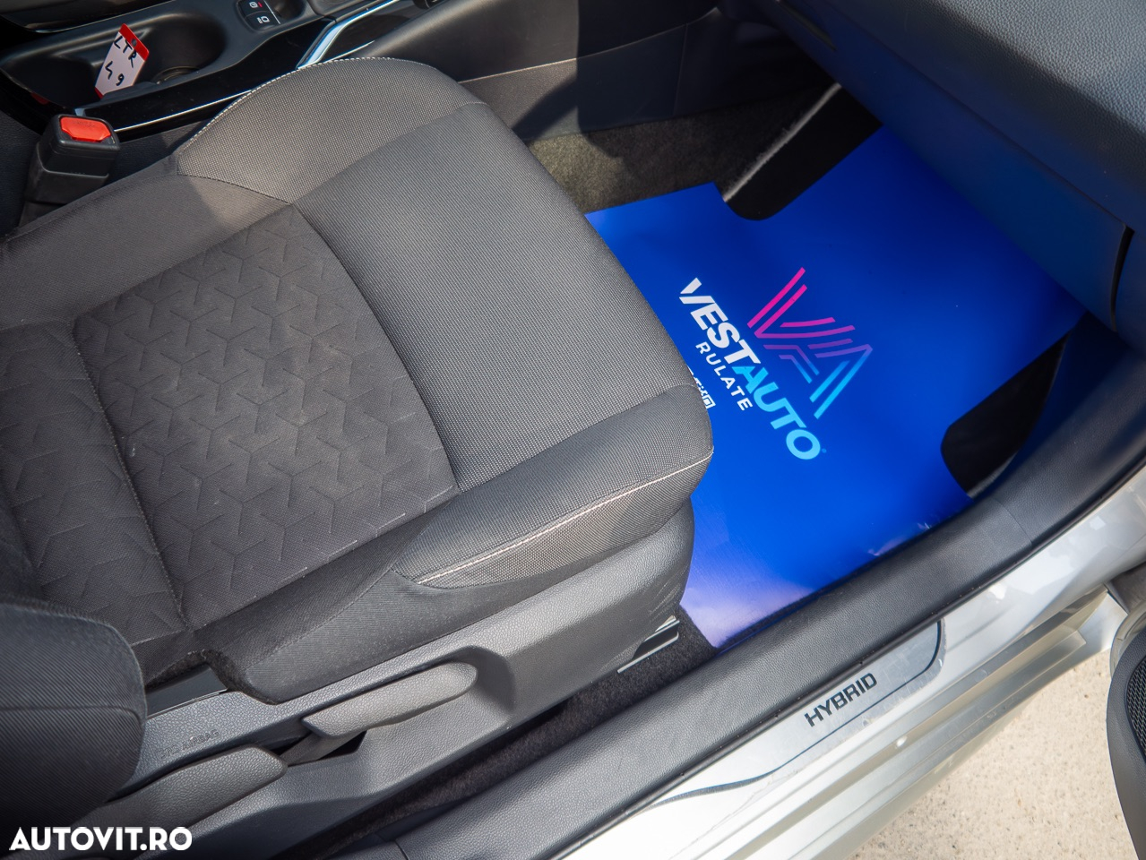 Toyota Corolla 2.0 HSD Exclusive Plus Bi-tone - 35