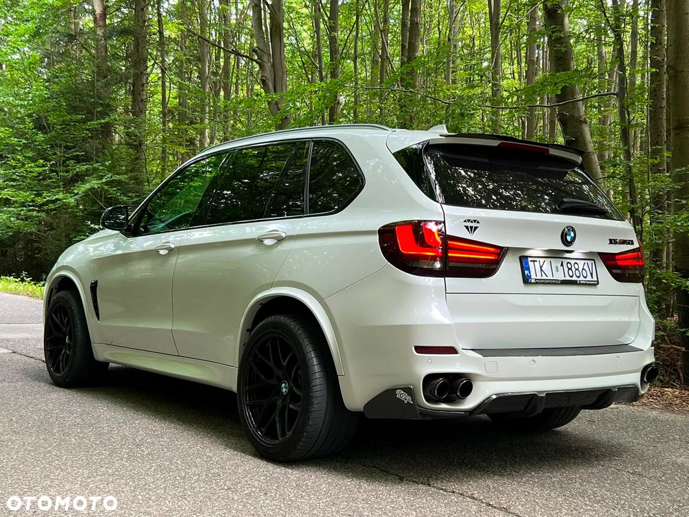 BMW X5 M M50i - 9