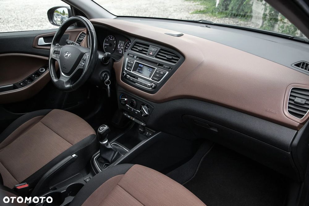 Hyundai i20 blue 1.2 Advantage+ - 31