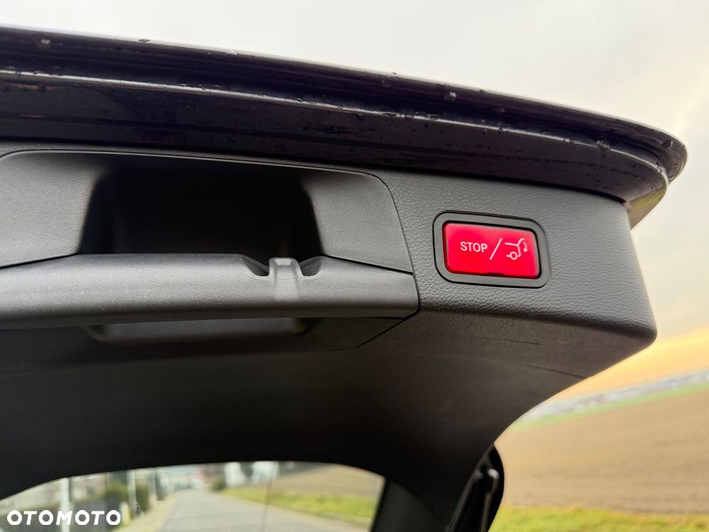 Mercedes-Benz Klasa C 220 d 4Matic 9G-TRONIC AMG Line - 27