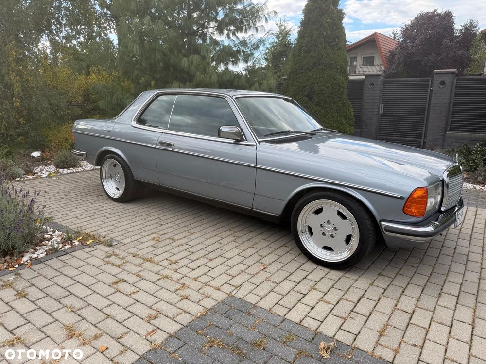 Mercedes-Benz W123 - 4