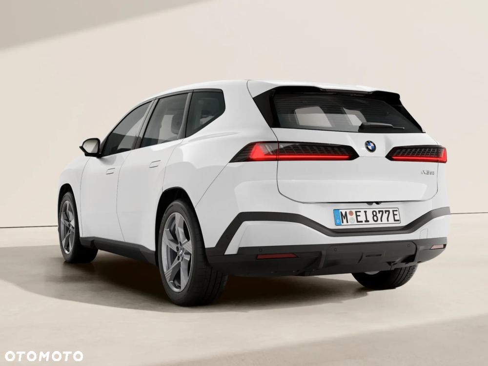 BMW iX3 - 5