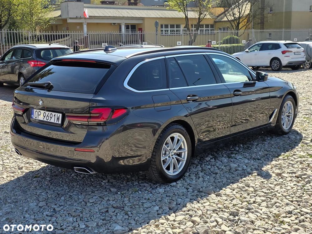 BMW Seria 5 520d xDrive - 9