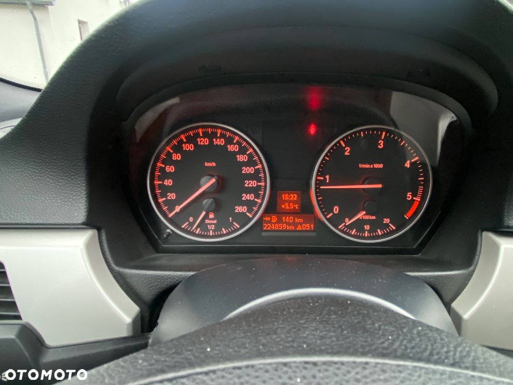 BMW Seria 3 318d - 12