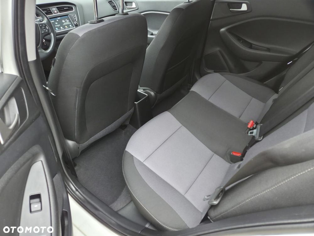 Hyundai i20 blue 1.2 YES!+ - 16