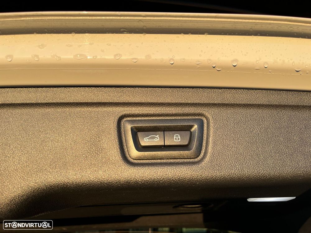 BMW 330 e Touring Pack M Auto - 9