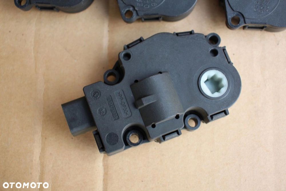 Silniczek nagrzewnicy Mercedes BMW EFB336 - 2