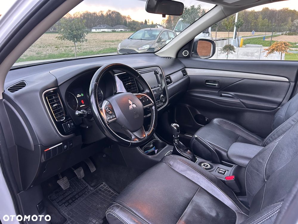 Mitsubishi Outlander 2.2 DI-D 4WD Diamant Edition - 8