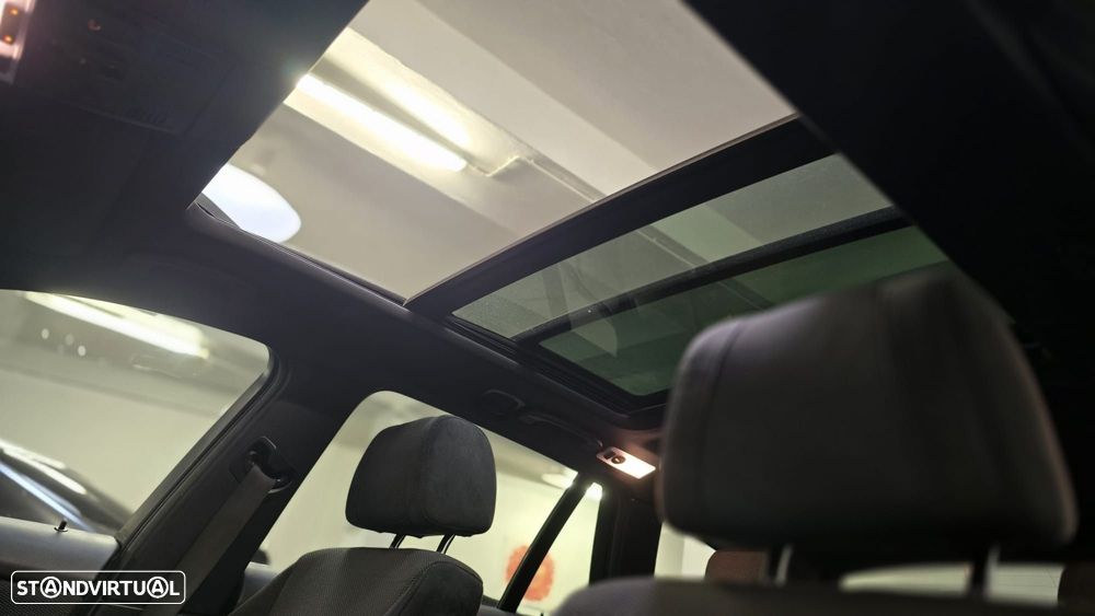 BMW 320 i Touring - 12