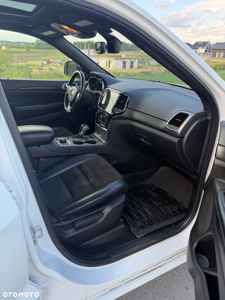 Jeep Grand Cherokee - 20