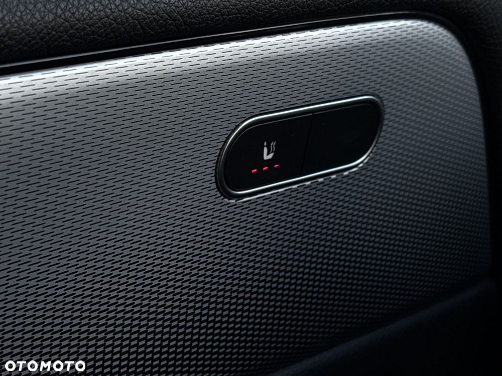 Mercedes-Benz GLB 200 7G-DCT - 12