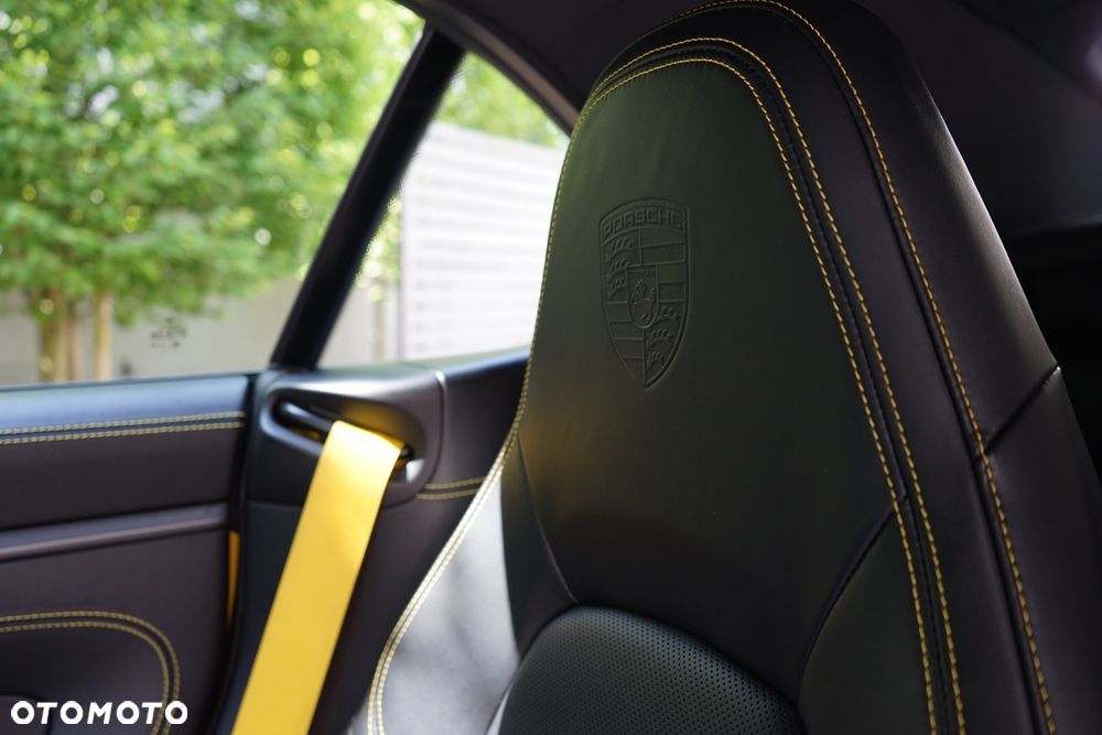 Porsche 911 Carrera 4S - 9