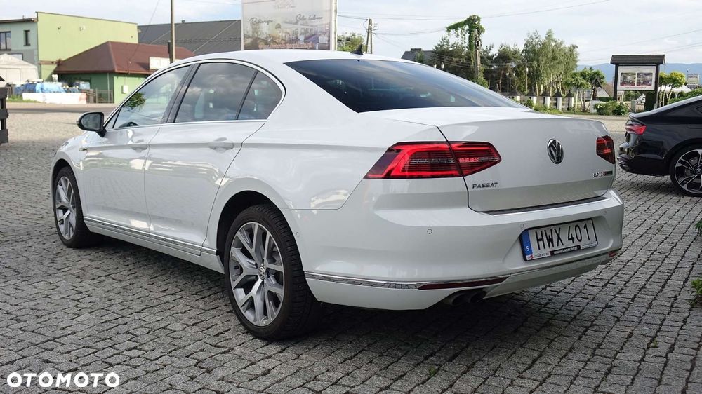 Volkswagen Passat - 13
