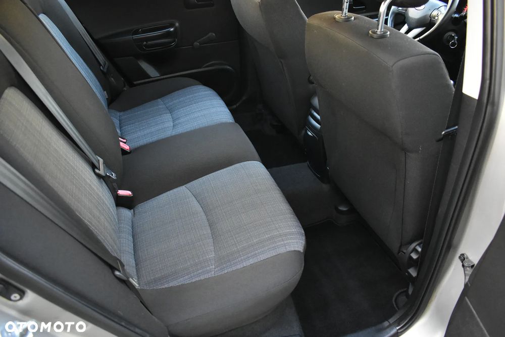 Kia Ceed - 10