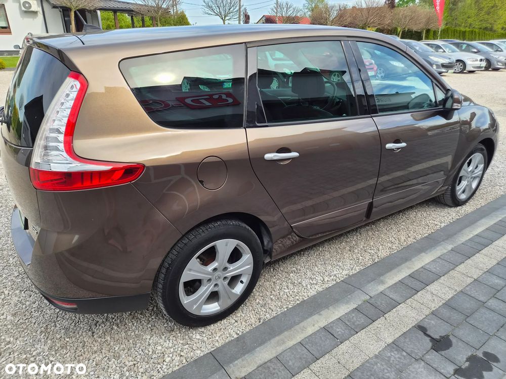 Renault Grand Scenic - 10
