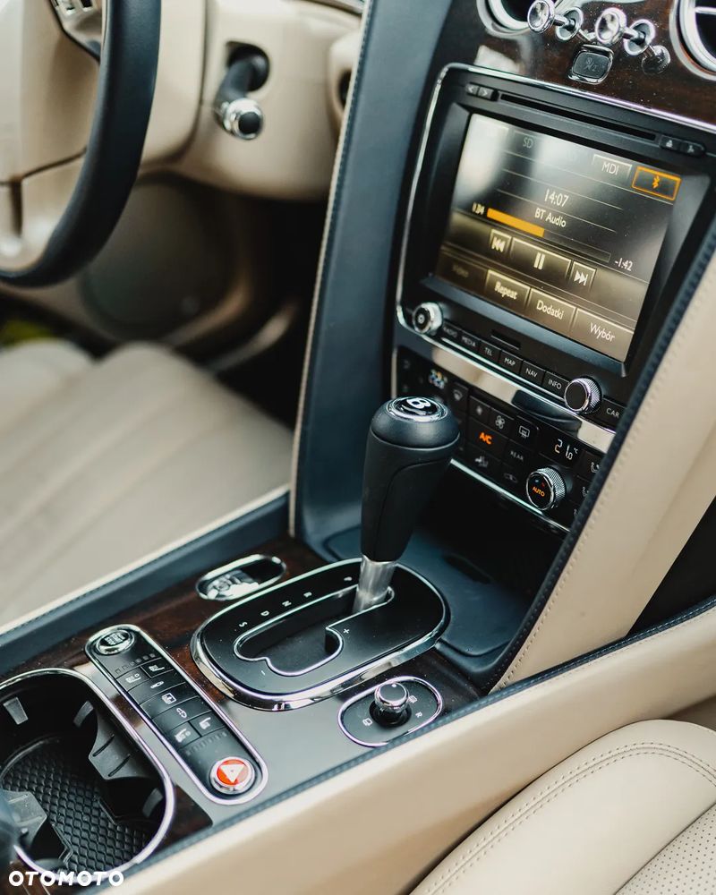 Bentley Flying Spur V8 - 24