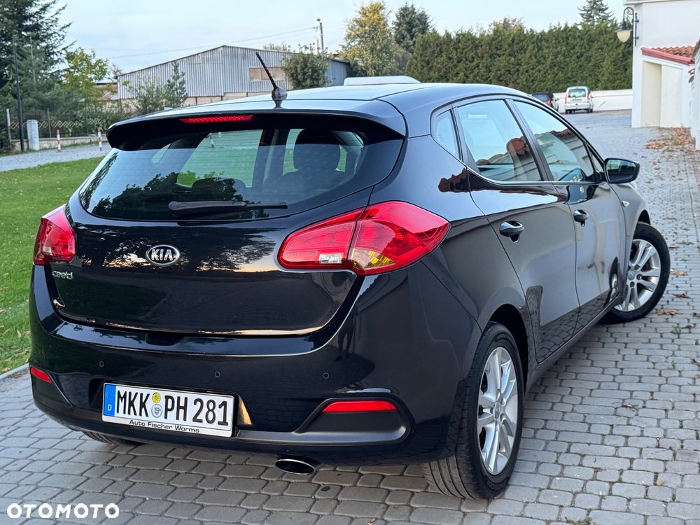 Kia Ceed - 13
