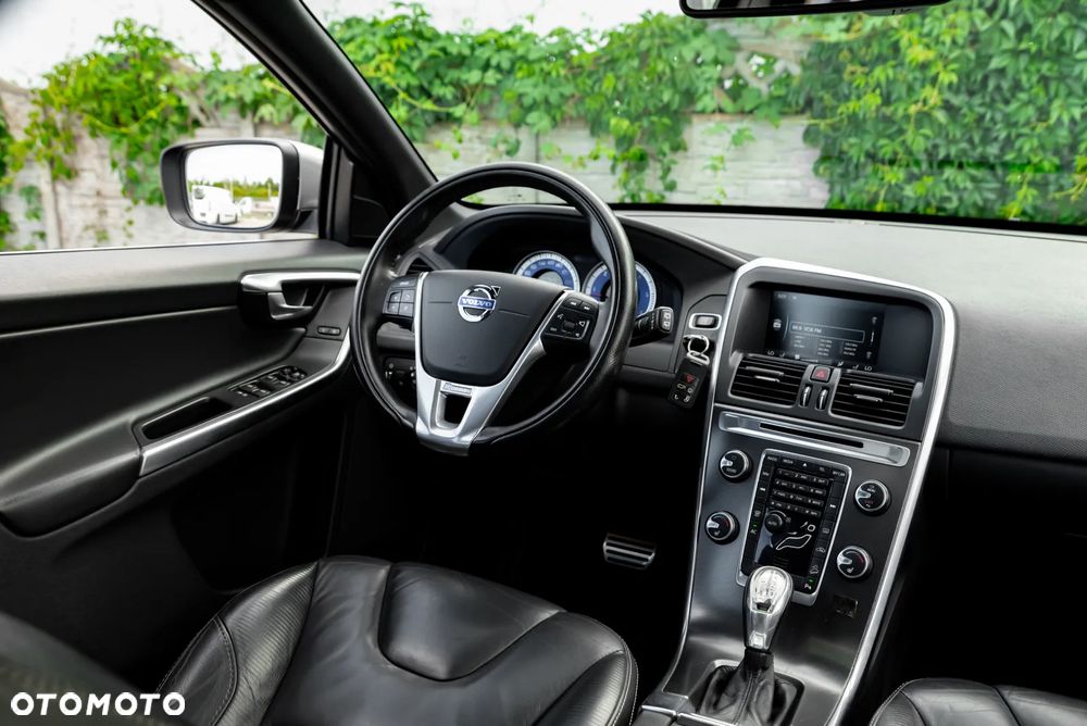 Volvo XC 60 D5 AWD RDesign - 28