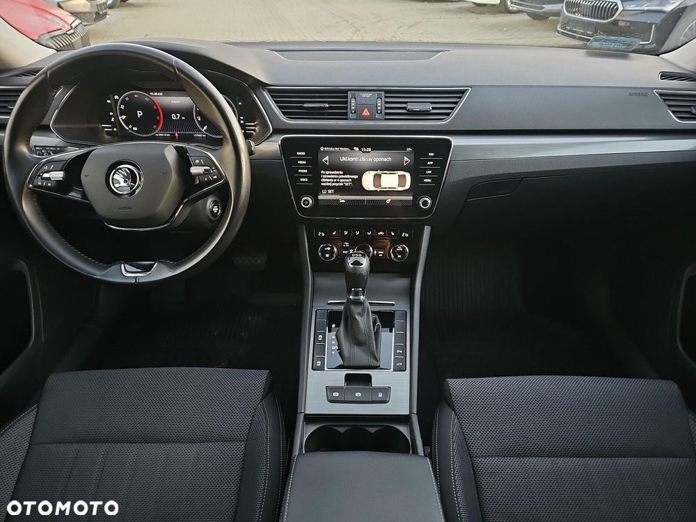 Skoda Superb 2.0 TDI SCR Style DSG - 10