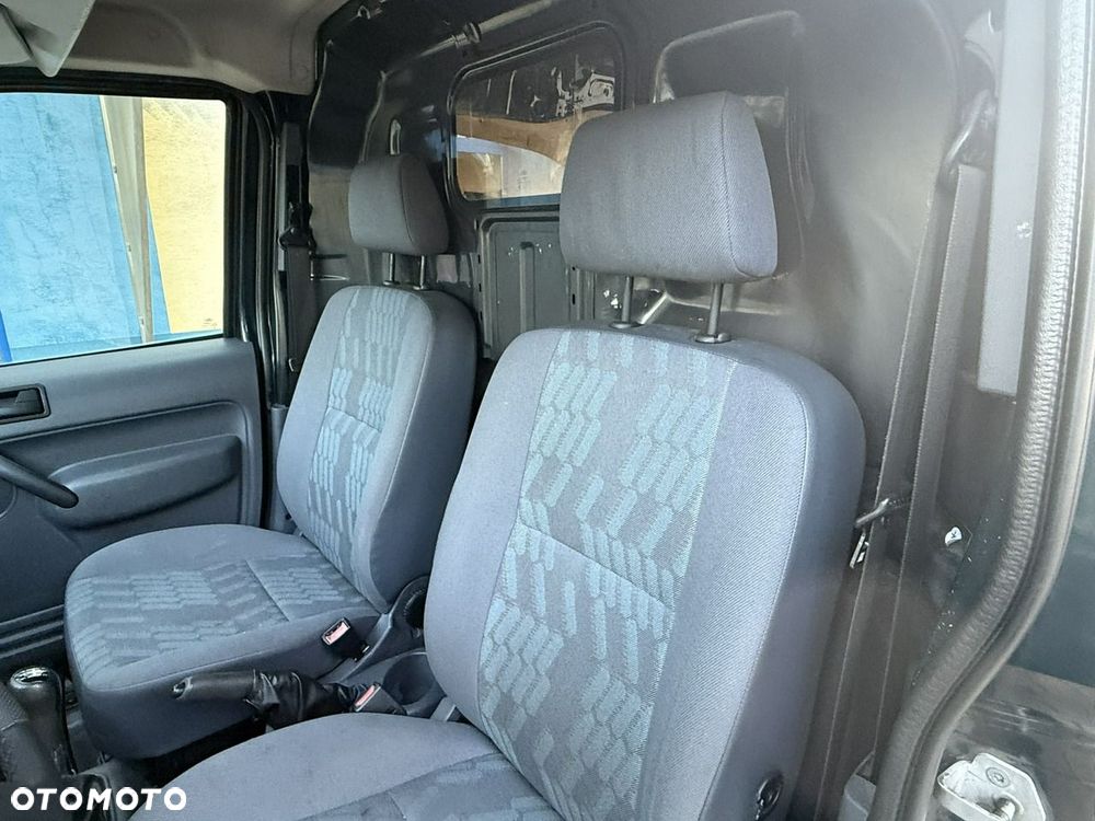Ford Transit Connect - 8