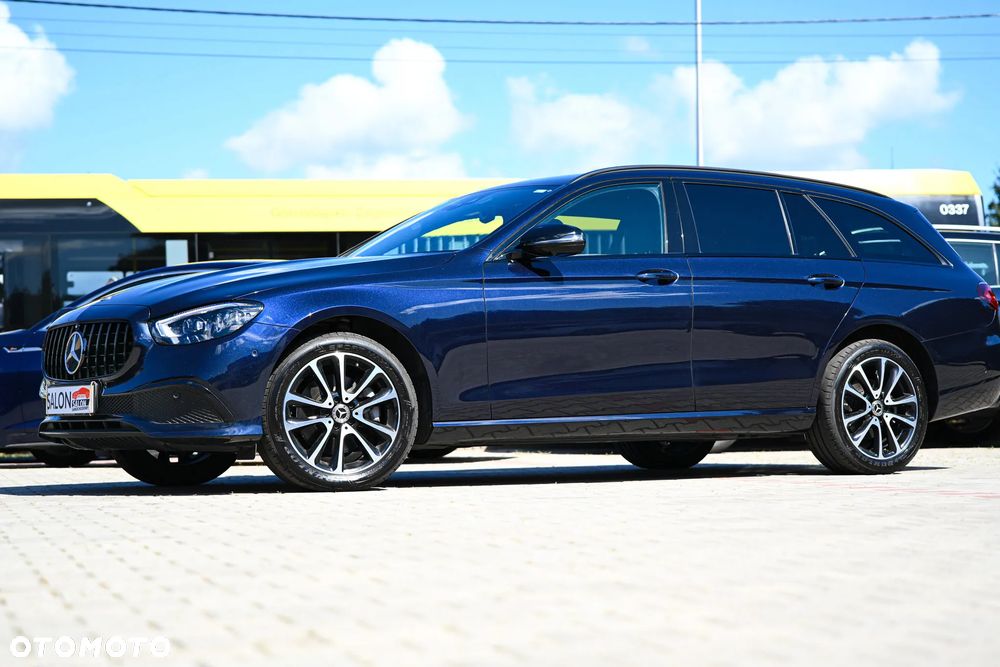 Mercedes-Benz Klasa E 220 d 9G-TRONIC Night Edition - 29