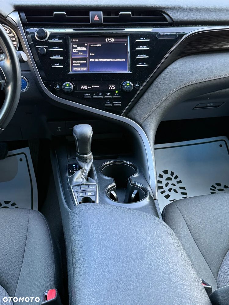 Toyota Camry 2.5 Hybrid Comfort CVT - 11