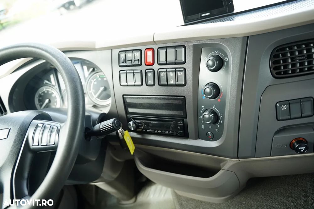 DAF LF 250 / 4X2 / LIVRARE - 7.3 + HDS HYVA HB 150X -E3 / RADIOCOMANDĂ / ROTATOARE / MAX. CAPACITATE DE RIDICARE: 5200 KG / EURO 6 - 32