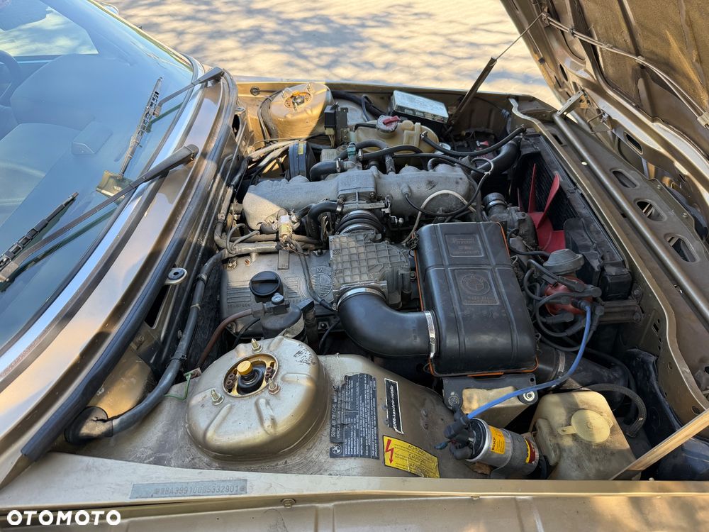BMW Seria 5 528 i - 39