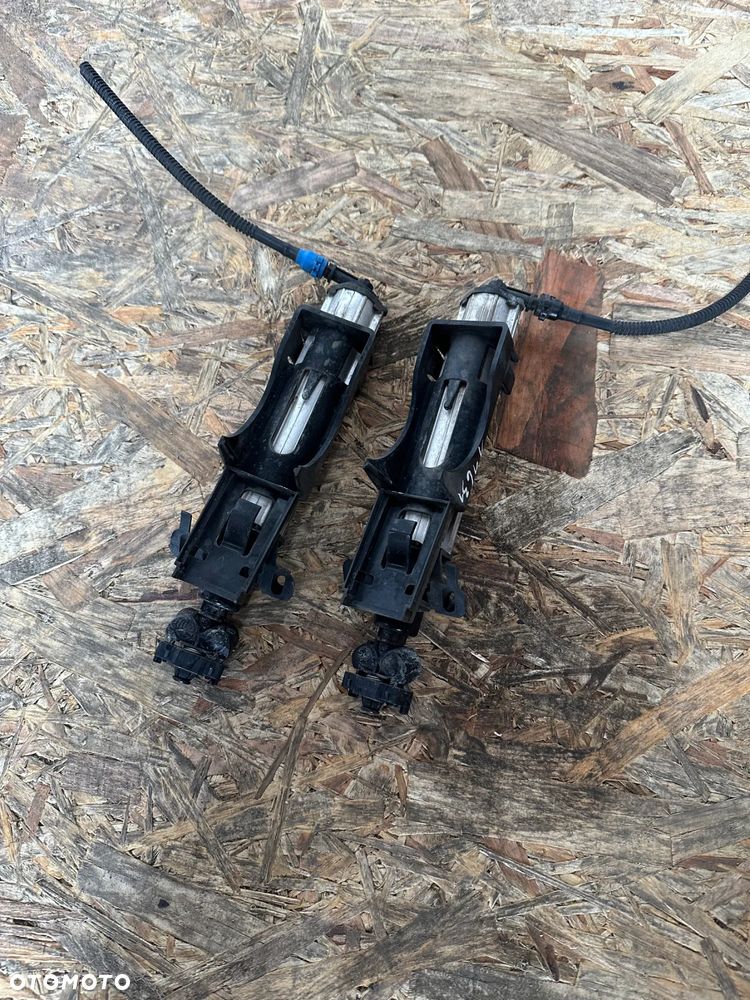 SPRYSKIWACZ  LEWY PRAWY FORD C-MAX II - 2