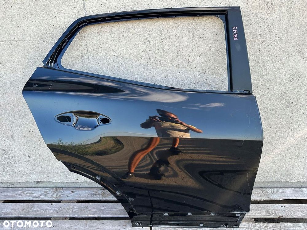 DRZWI TYL TYLNE PRAWE KIA SPORTAGE V 5 2021- BARDZO LADNE - 1