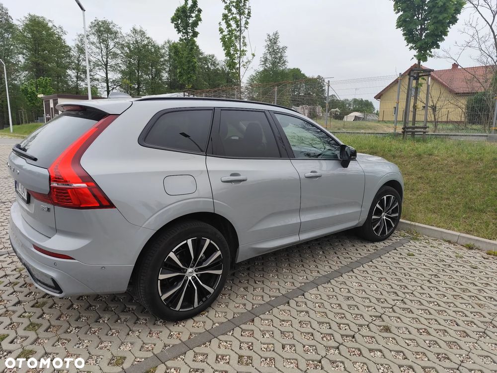 Volvo XC 60 B5 B AWD Plus Dark - 4