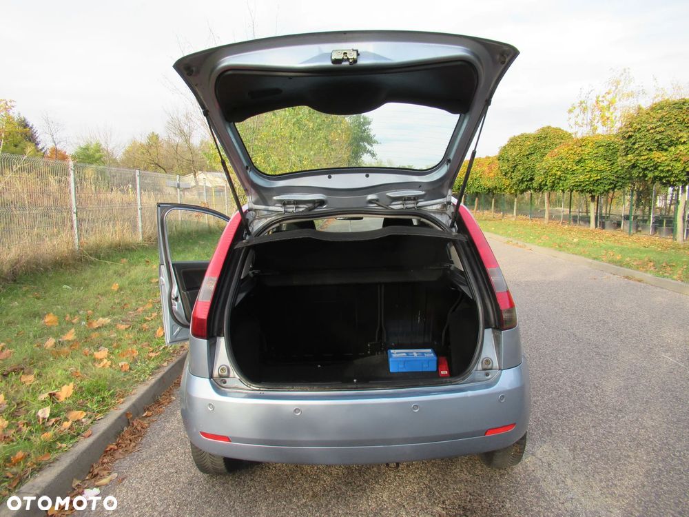 Ford Fiesta 1.4 Ghia - 37