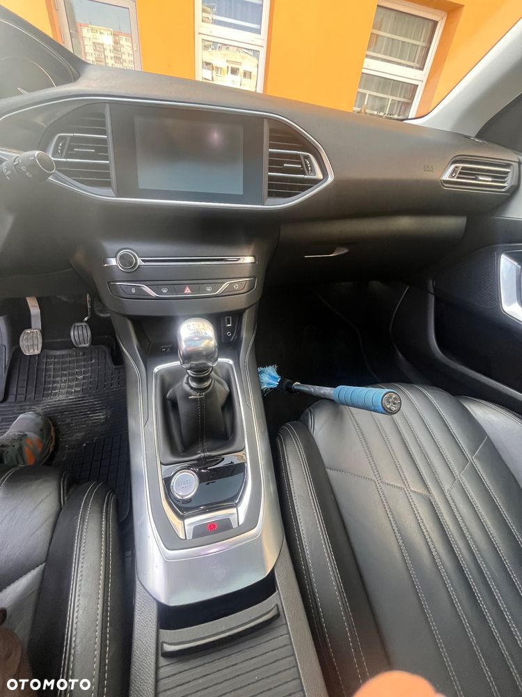 Peugeot 308 1.6 THP Allure - 31