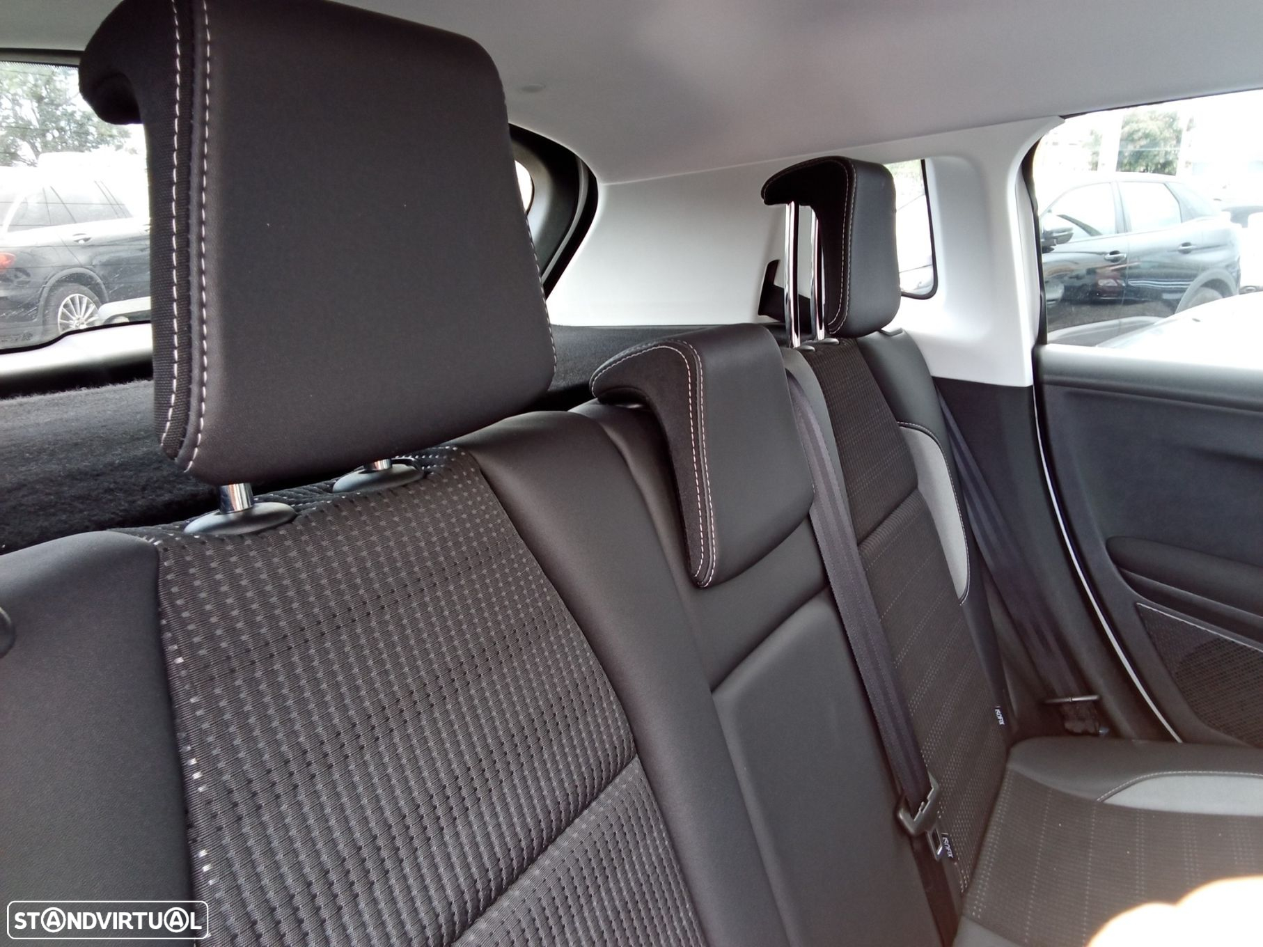 Peugeot 2008 1.2 VTi Active - 23