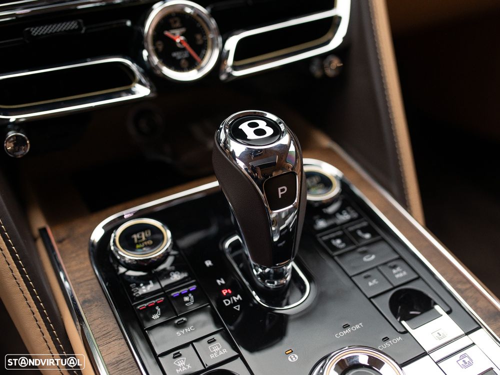 Bentley Flying Spur Hybrid Azure - 32